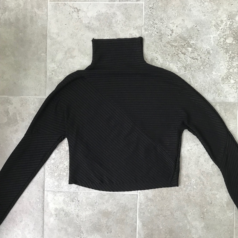 Zara Turtle neck Crop Top Size M